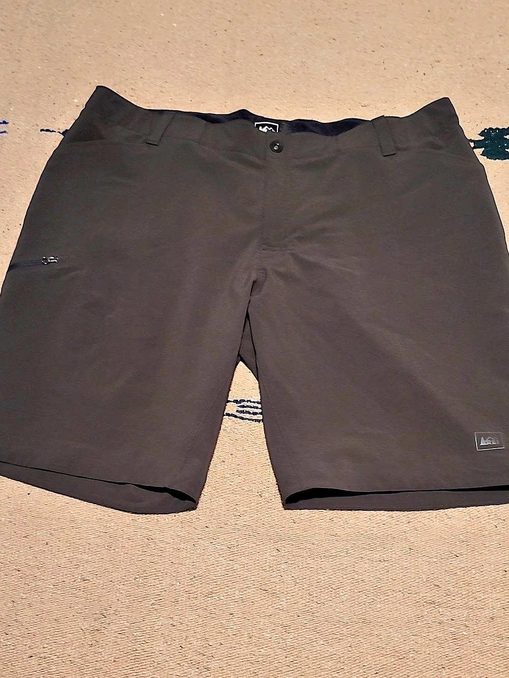 REI Men's Activewear Hiking Shorts in Dark Grayish Brown Gorpcore
